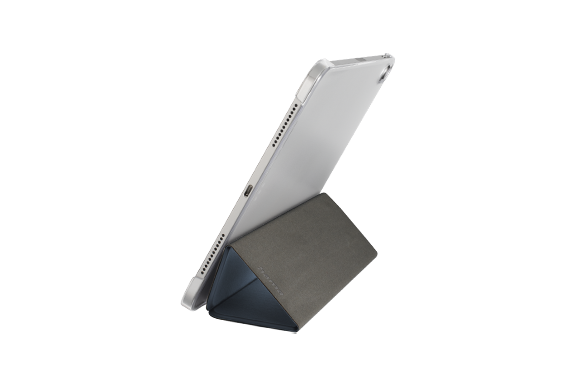 Side view of the detached tablet case ‘Fold Clear’ with unfolded lid, which acts as a support for the iPad 10.9’.